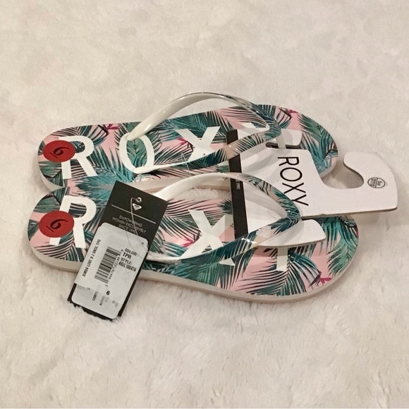 Roxy NWT Flip Flops Size 6 Sandals Tropical Hawaiian Women’s Pink Green - Picture 6 of 6